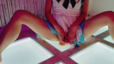 Maid's [ugly squirting masturbation] Must see until the end! Rapid fire massive squirt