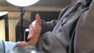 Cummed with only 2 fingers