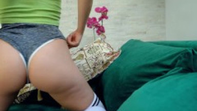 Stepsis Says "Do you like my ass so much that you have to stare at it all day!?" S20:E9