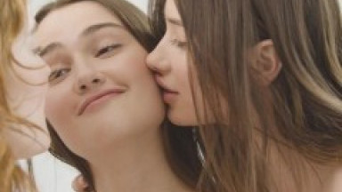 Teen Models Have Amazing Lesbian Threesome - A GIRL KNOWS