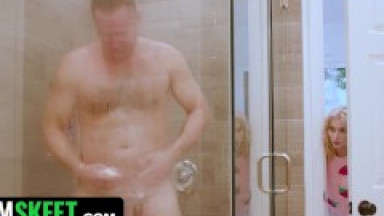 Filthy Husband Lifts His Tiny Babysitter In The Air And Eats Her Virgin Teen Pussy