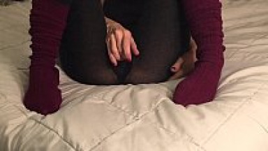 Babygirl Anita Cummings gives foot fetush footjob