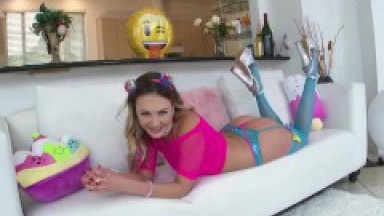 SWALLOWED Adira Allure has her tonsils tickled