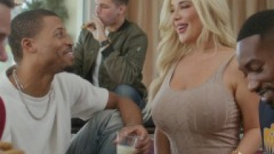 MILFY Thirsty Mom Savannah Goes Airtight In Epic Gangbang