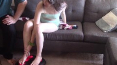 4K/ Ziva Fey While Using His Foot Massager Her Pervert Landlord Returns Then Rubs And Sucks Her Feet