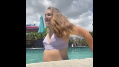 Tit tease in the pool