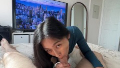 Asian Girl from Tinder Fucks on First Date!