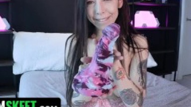 Brunette Harlowe Blue Performs Quarantine Show In Front Of Camera With Her Favourite Toys