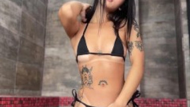 My photographer got excited to see me and I ended up sucking his dick!