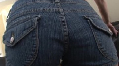 Waitress Amber Serves Up Pussy For a Huge Tip