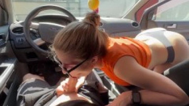 Stepsister eats my cum in the car