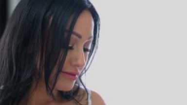 "Im so excited, Ive never had a Mother's Day before" Jennifer White gushes to Stepson - S19:E5